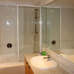 Henry Lawson Walk master ensuite